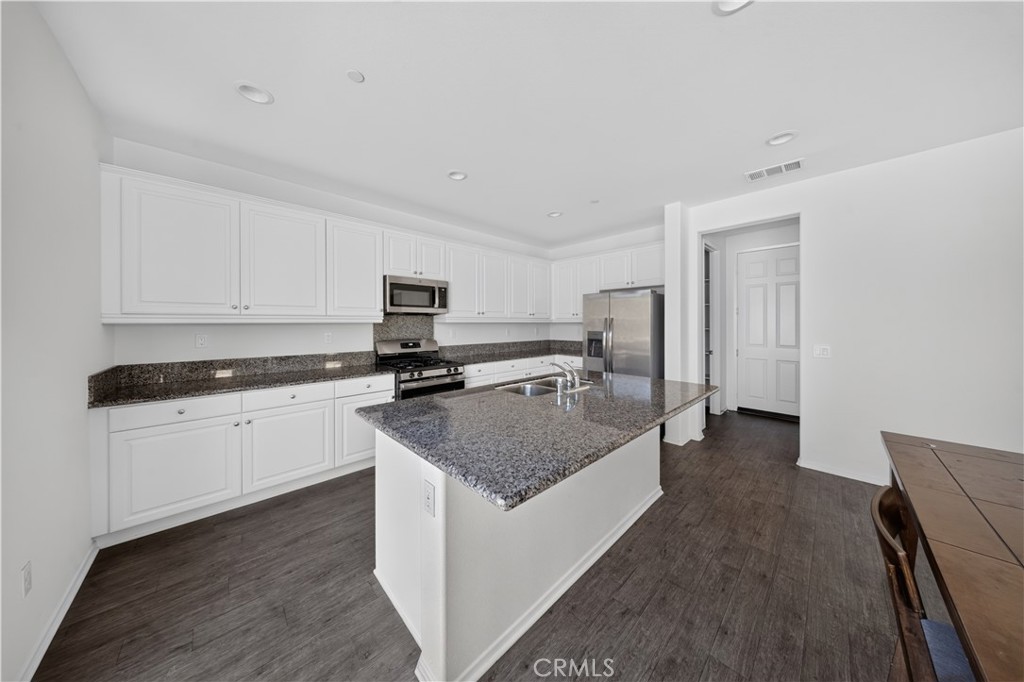 560 East Vodden Street Rialto, CA 92376 - Photo 23 of 59