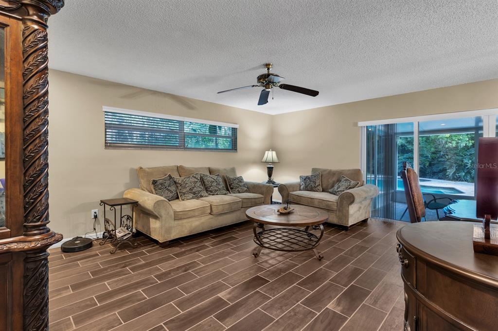 619 Little Wekiva Road Altamonte Springs, FL 32714 - Photo 15 of 35 Living Room