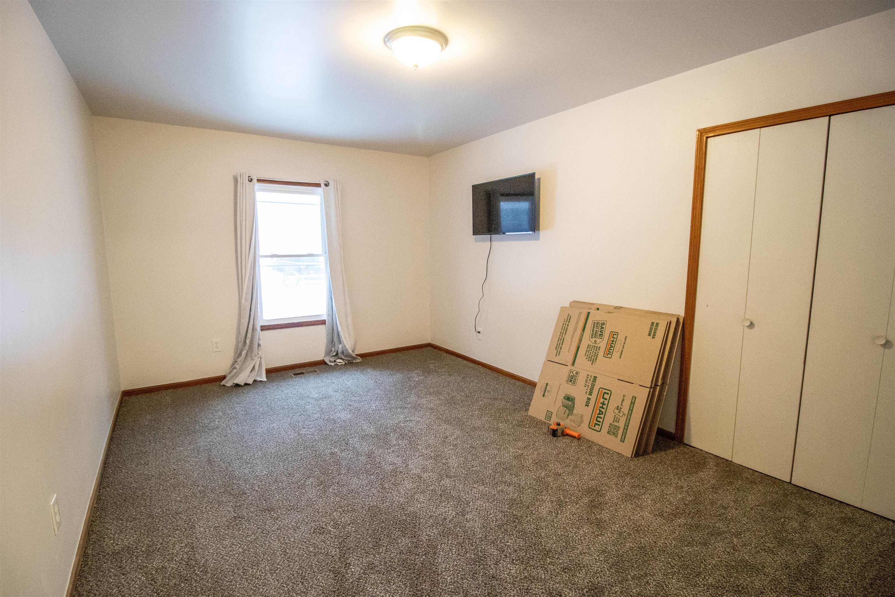 9248 Morrish Road Montrose, MI 48457 - Photo 10 of 29 50163897-87438950-310d-48c3-b215-9ecc298e8409.JPG