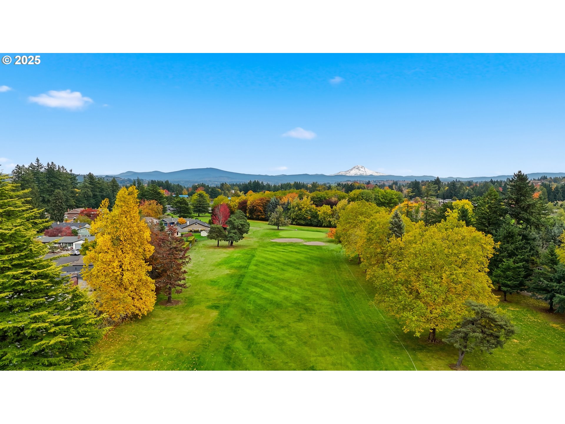 1920 Northeast View Court Gresham, OR 97030 - Photo 5 of 48 a open hall with a yard