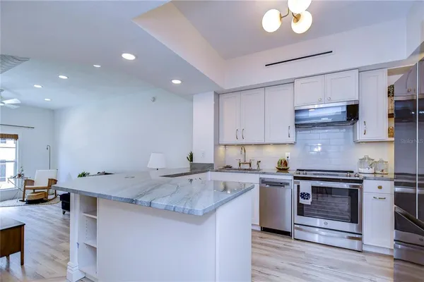 $2,200 | 2410 West Azeele Street, Unit 234, Tampa, FL 33609