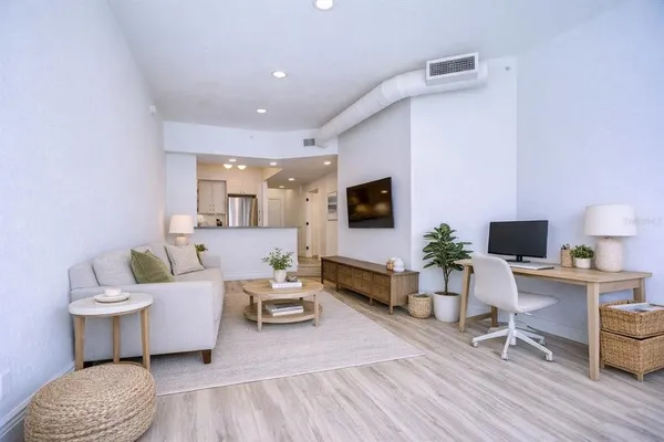 $2,200 | 2410 West Azeele Street, Unit 234, Tampa, FL 33609