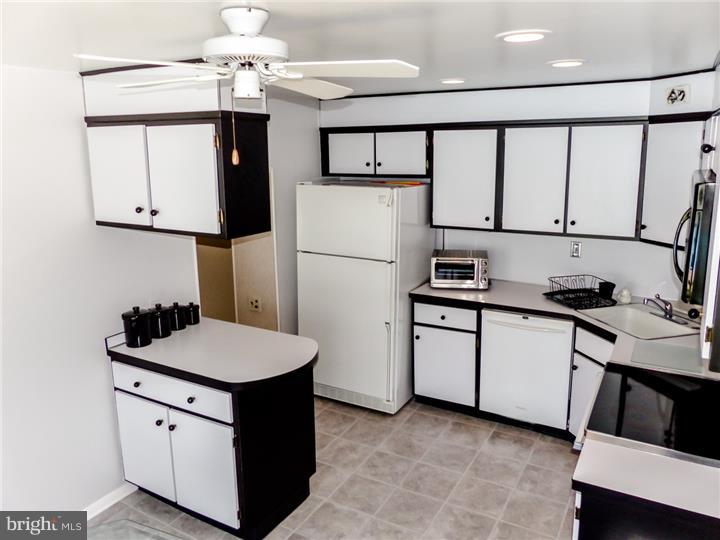 1143 Bloomdale Road Philadelphia, PA 19115 - Photo 11 of 18 Gallery Image 11