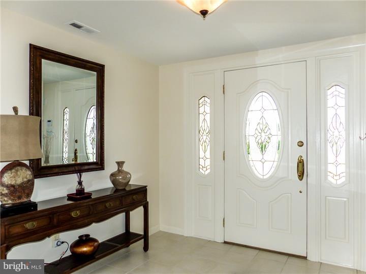 1143 Bloomdale Road Philadelphia, PA 19115 - Photo 4 of 18 Gallery Image 4