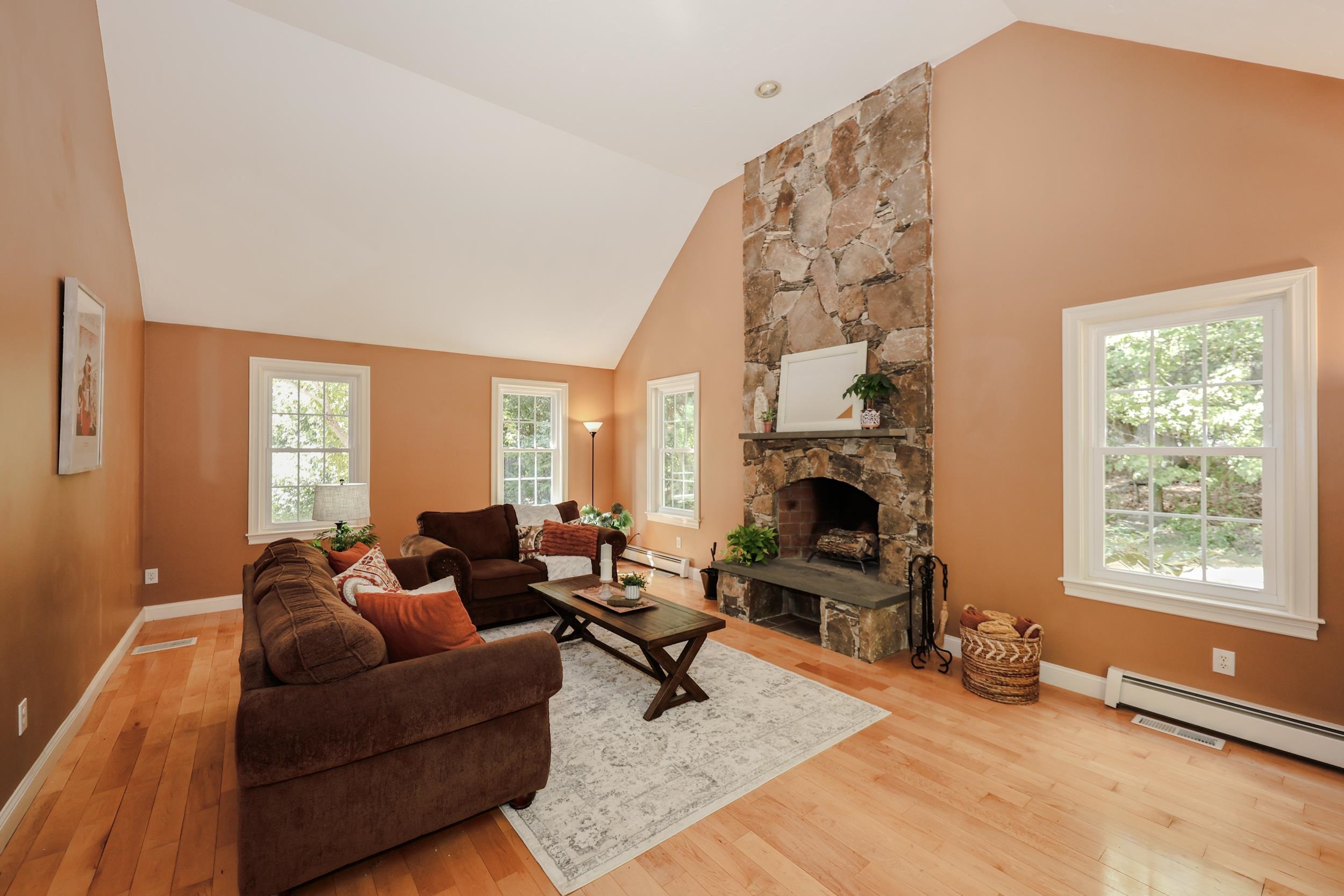 18 Nottingham Road Windham, NH 03087 - Photo 14 of 56