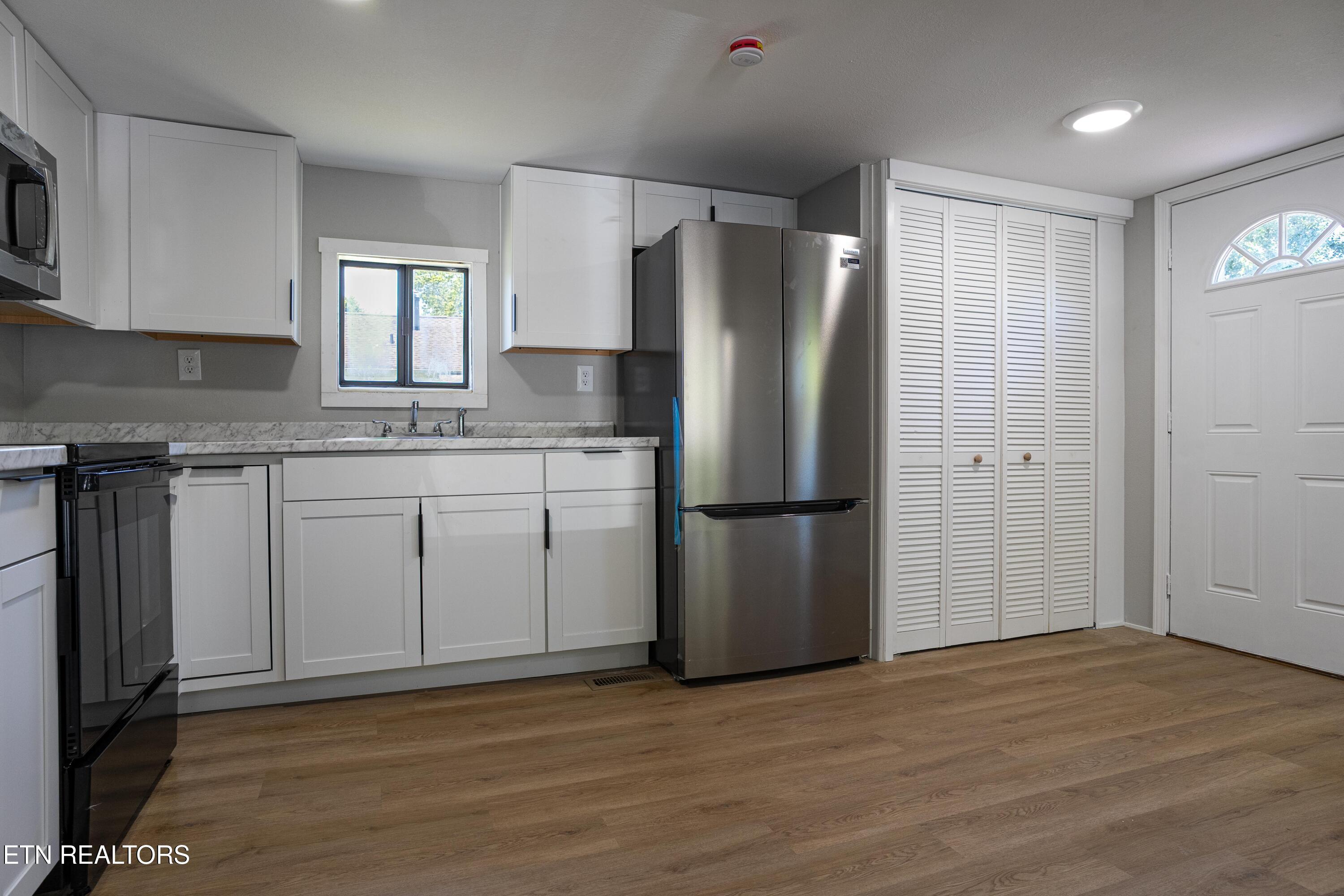 133 Wellington Circle Oak Ridge, TN 37830 - Photo 4 of 13 DSC01595-Edit