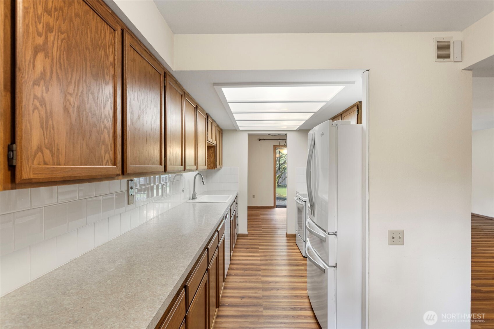 1602 Northeast 140th Street, Unit N2 Seattle, WA 98125 - Photo 16 of 39