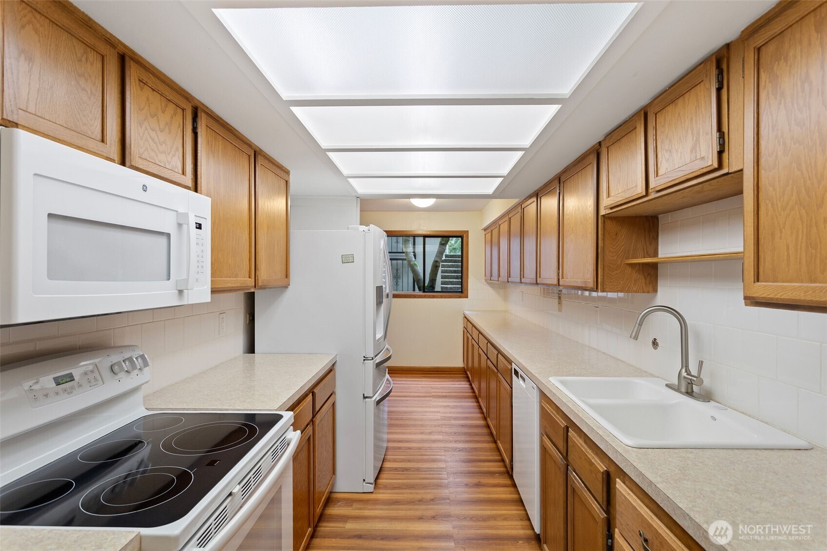 1602 Northeast 140th Street, Unit N2 Seattle, WA 98125 - Photo 17 of 39