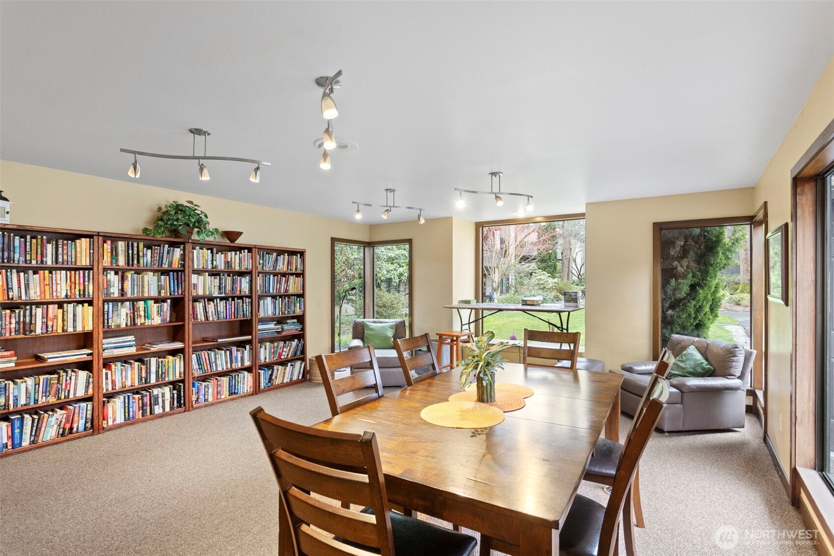 1602 Northeast 140th Street, Unit N2 Seattle, WA 98125 - Photo 32 of 39
