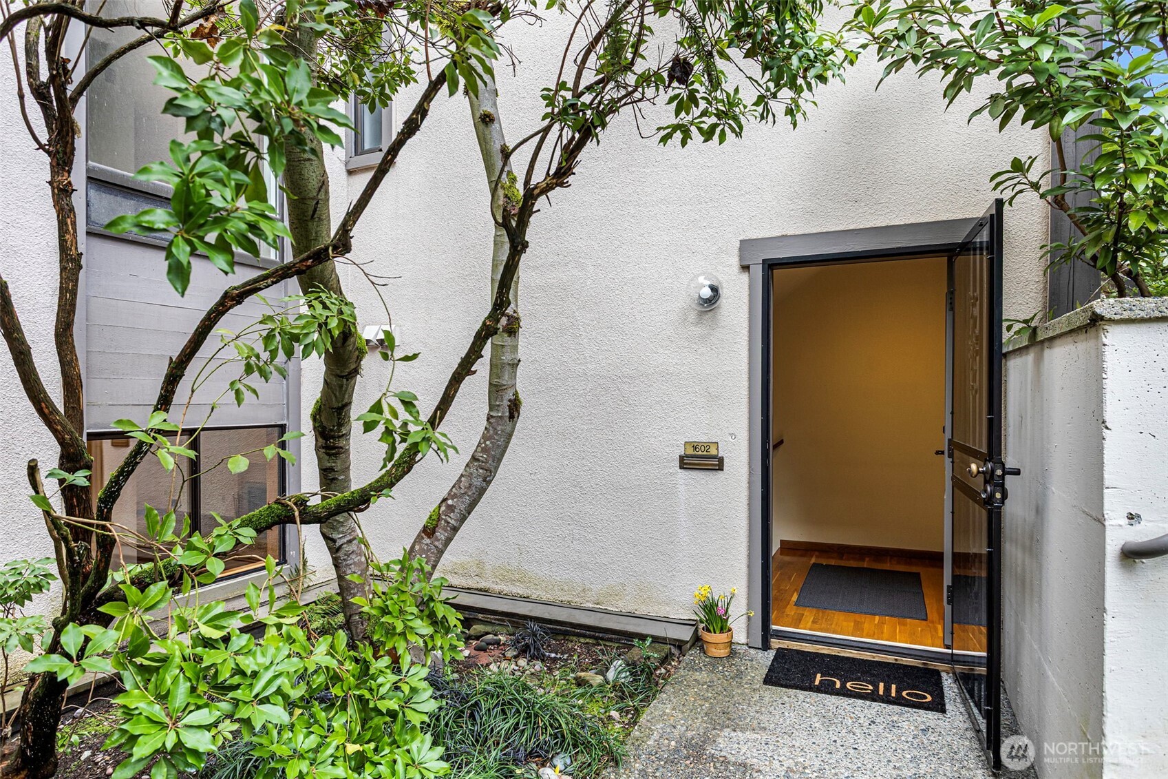 1602 Northeast 140th Street, Unit N2 Seattle, WA 98125 - Photo 4 of 39