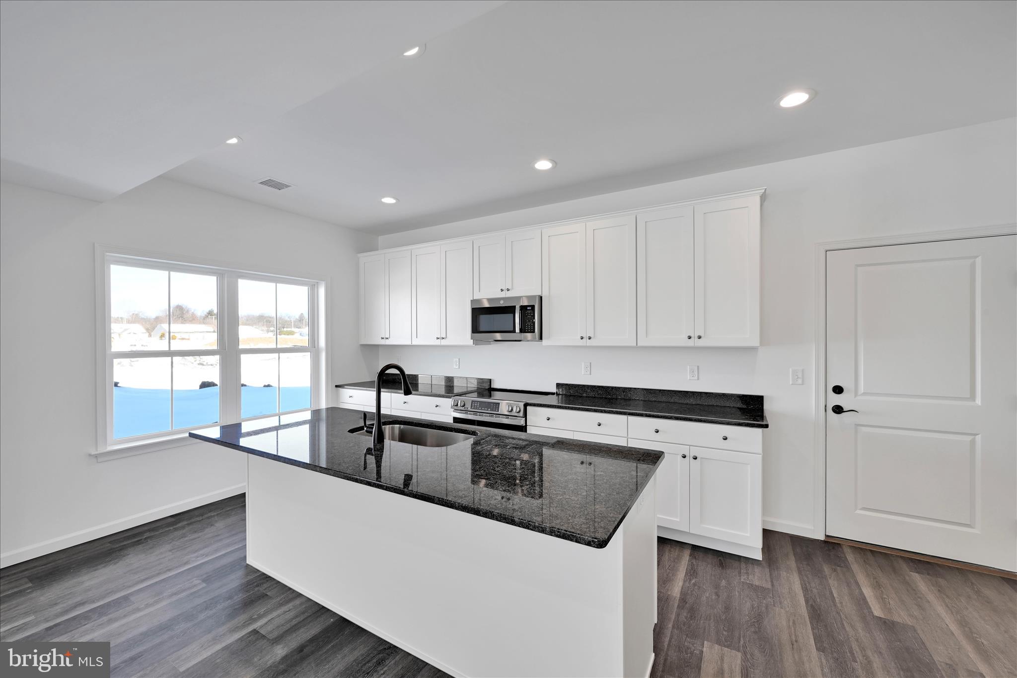 131 Hillard Field Lancaster, PA 17603 - Photo 12 of 25 Kitchen