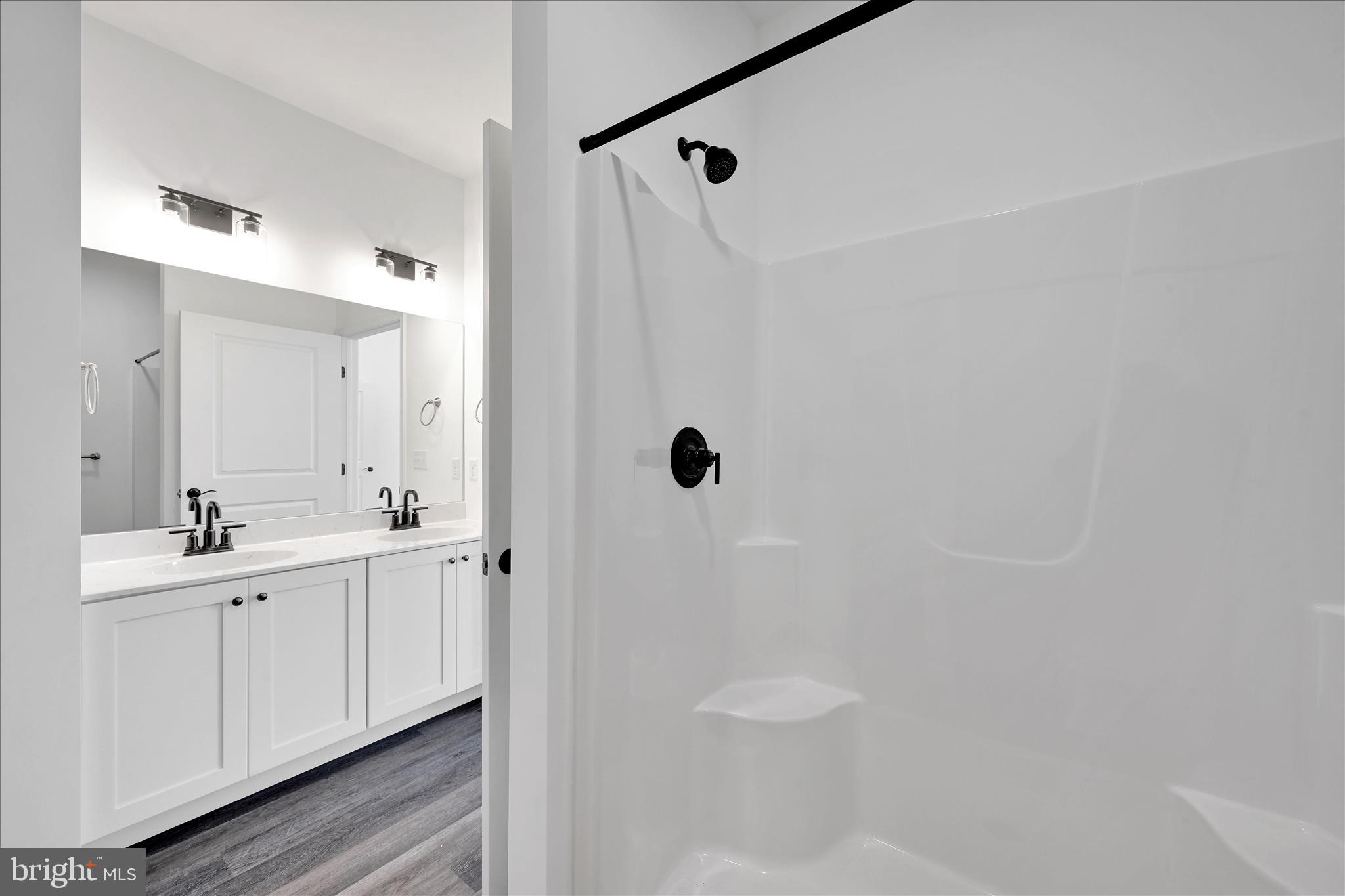 131 Hillard Field Lancaster, PA 17603 - Photo 18 of 25 Bathroom