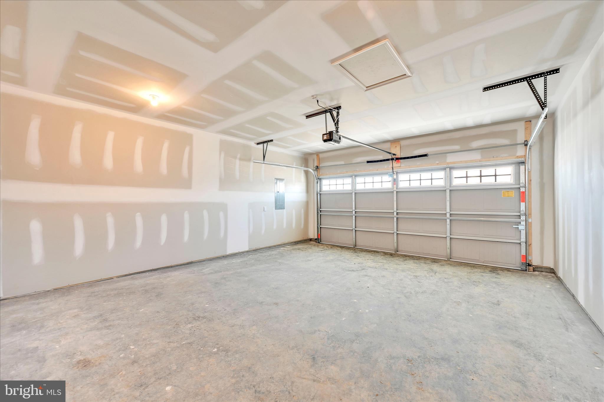 131 Hillard Field Lancaster, PA 17603 - Photo 25 of 25 Garage