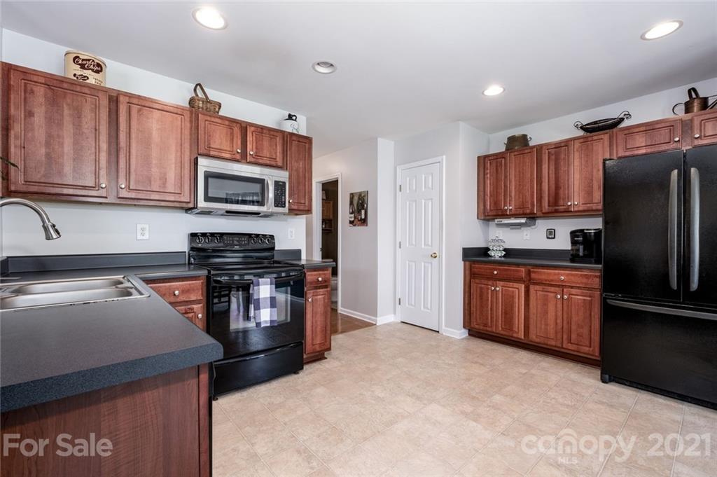 136 Dunnell Road, Unit 143 Mooresville, NC 28115 - Photo 4 of 19 Gallery Image 4