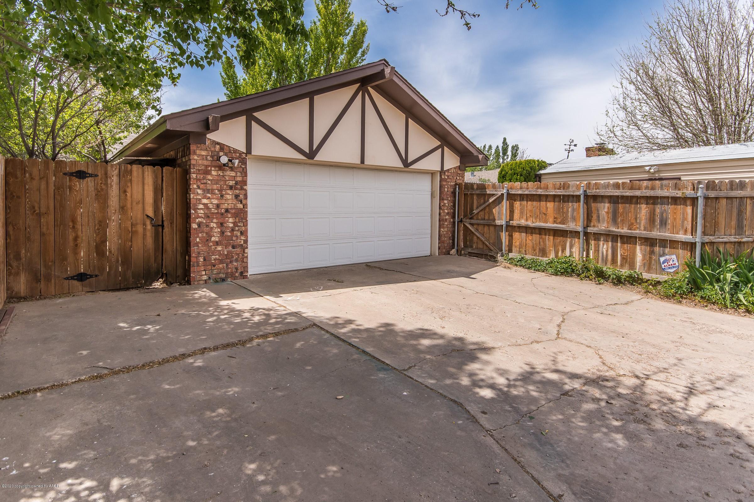 6810 Rochelle Lane Amarillo, TX 79109 - Photo 23 of 24 022_Garage