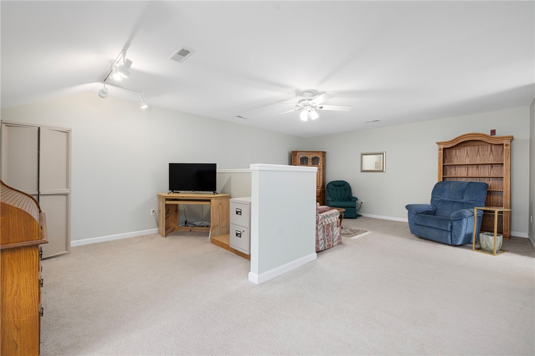 217 Rolling Hill Road, Unit 217 Portsmouth, RI 02871 - Photo 34 of 49