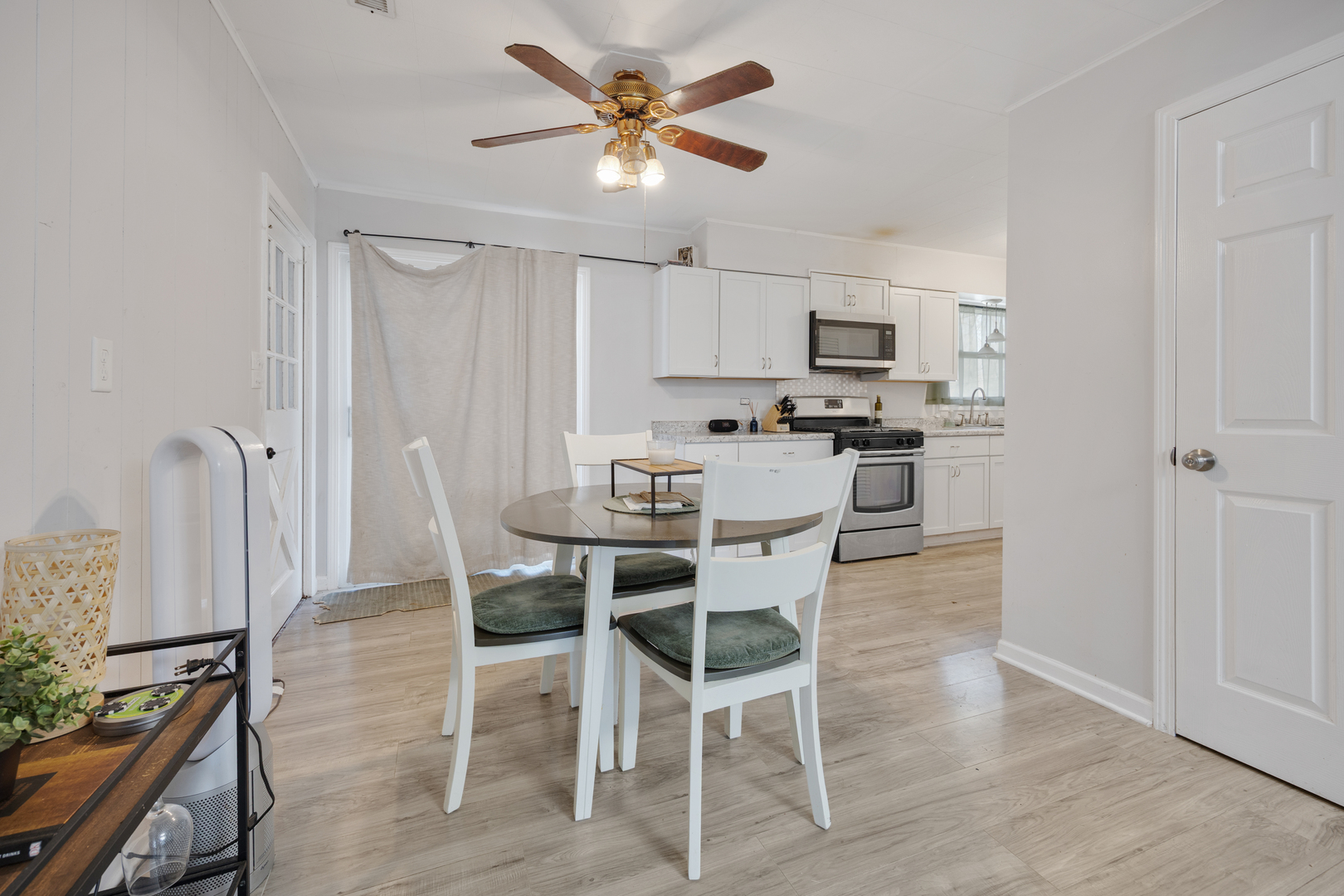 375 Douglas Road Batavia, IL 60510 - Photo 7 of 20