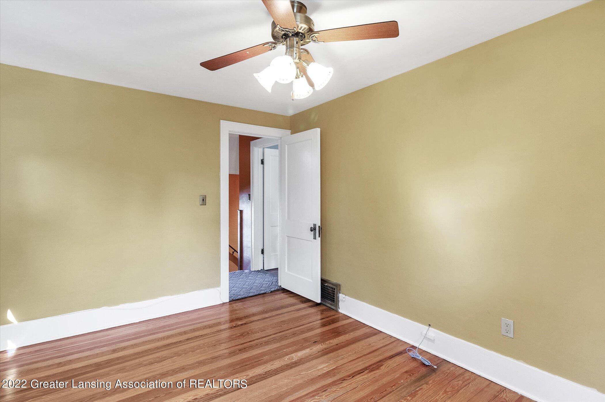 1805 Drexel Road Lansing, MI 48915 - Photo 22 of 36 Bedroom