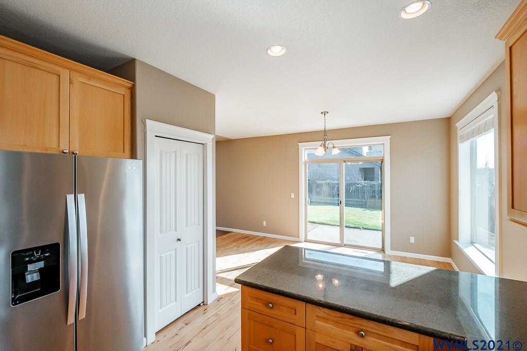 2077 Center Street Southeast Albany, OR 97322 - Photo 11 of 32