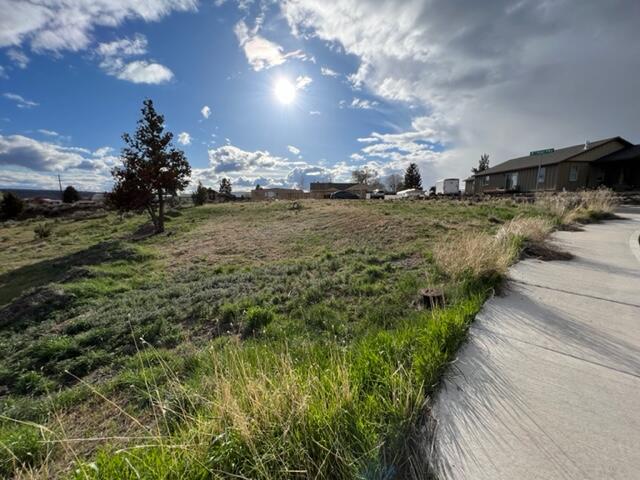11 Northeast Colleen Road Prineville, OR 97754 - Photo 5 of 7 IMG_1356