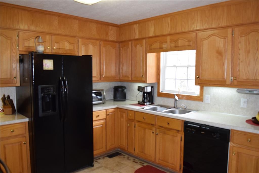 3470 Raintree Drive Hudson, NC 28638 - Photo 7 of 37 Gallery Image 7