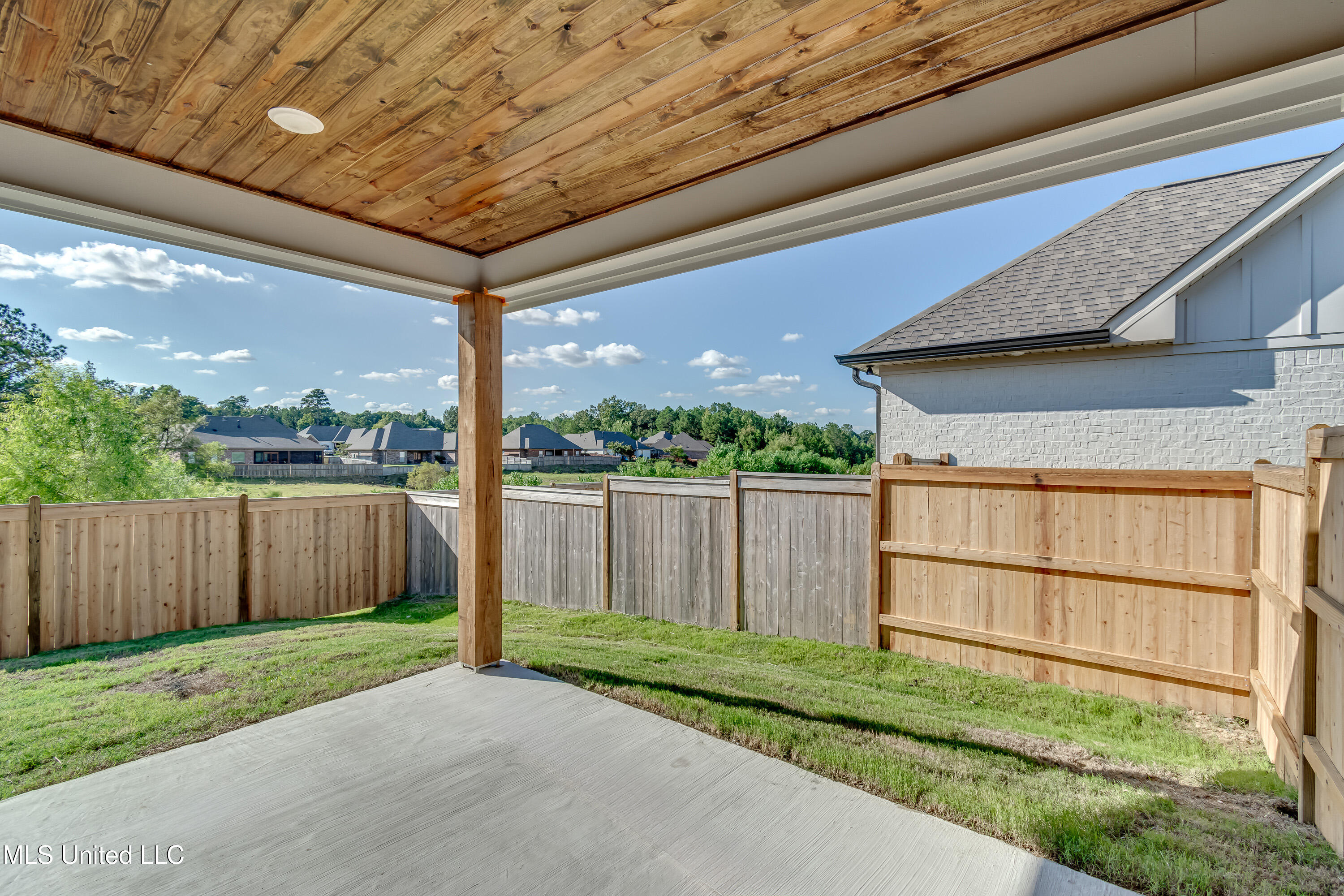 229 Bronson Bend Flowood, MS 39232 - Photo 7 of 37 229 Bronson Bend-10