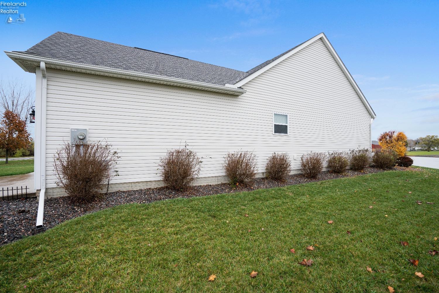2133 East Harbor Road Port Clinton, OH 43452 - Photo 27 of 37 Gallery Image 27