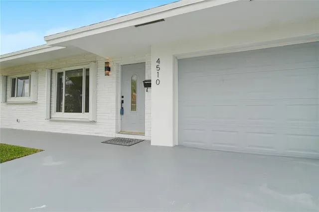 $2,400 | 4510 Northwest 49th Drive, Tamarac, FL 33319