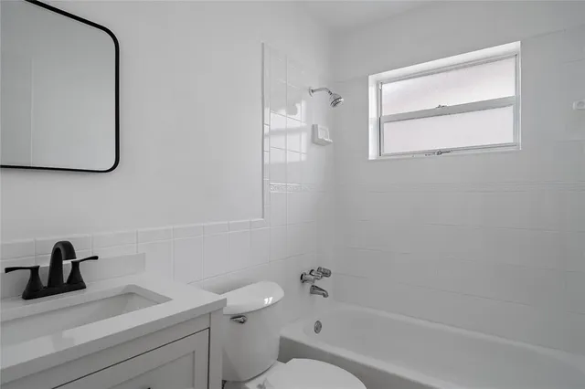 $2,400 | 4510 Northwest 49th Drive, Tamarac, FL 33319