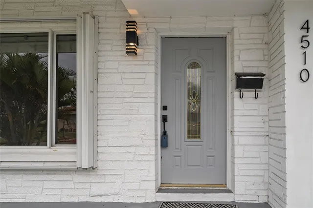 $2,400 | 4510 Northwest 49th Drive, Tamarac, FL 33319