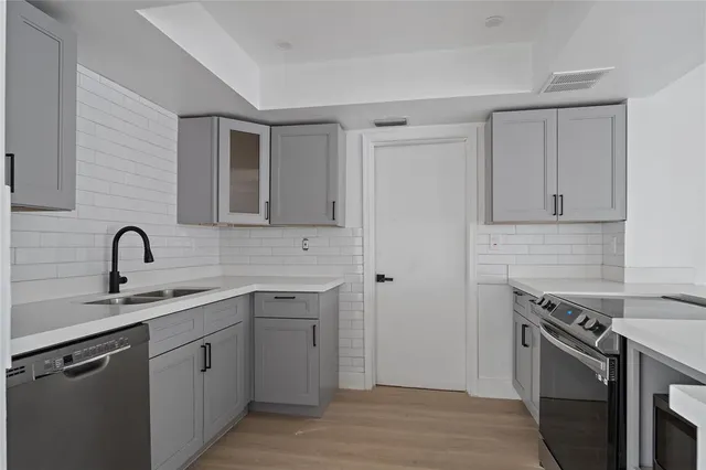 $2,400 | 4510 Northwest 49th Drive, Tamarac, FL 33319