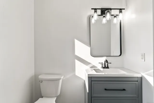 $615,000 | 3 Daves Lane, Newtown, CT 06470