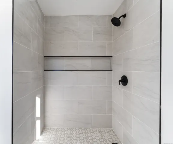 $615,000 | 3 Daves Lane, Newtown, CT 06470