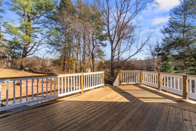 $615,000 | 3 Daves Lane, Newtown, CT 06470