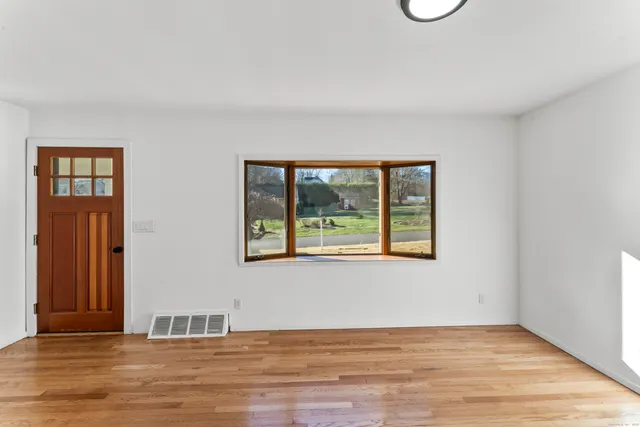 $615,000 | 3 Daves Lane, Newtown, CT 06470