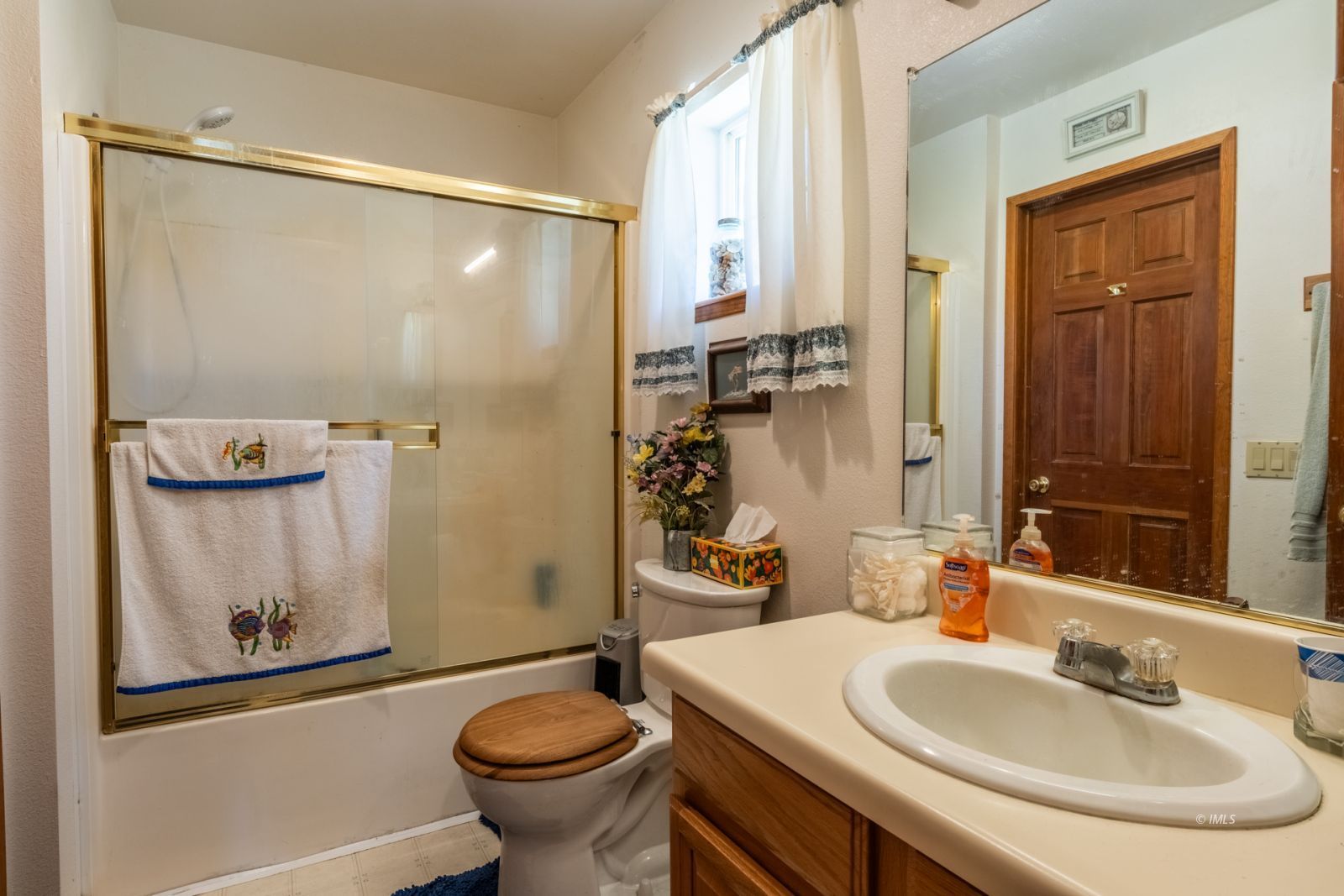 67 Willow Road Swall Meadows, CA 93514 - Photo 12 of 35 a bathroom with a sink toilet and shower