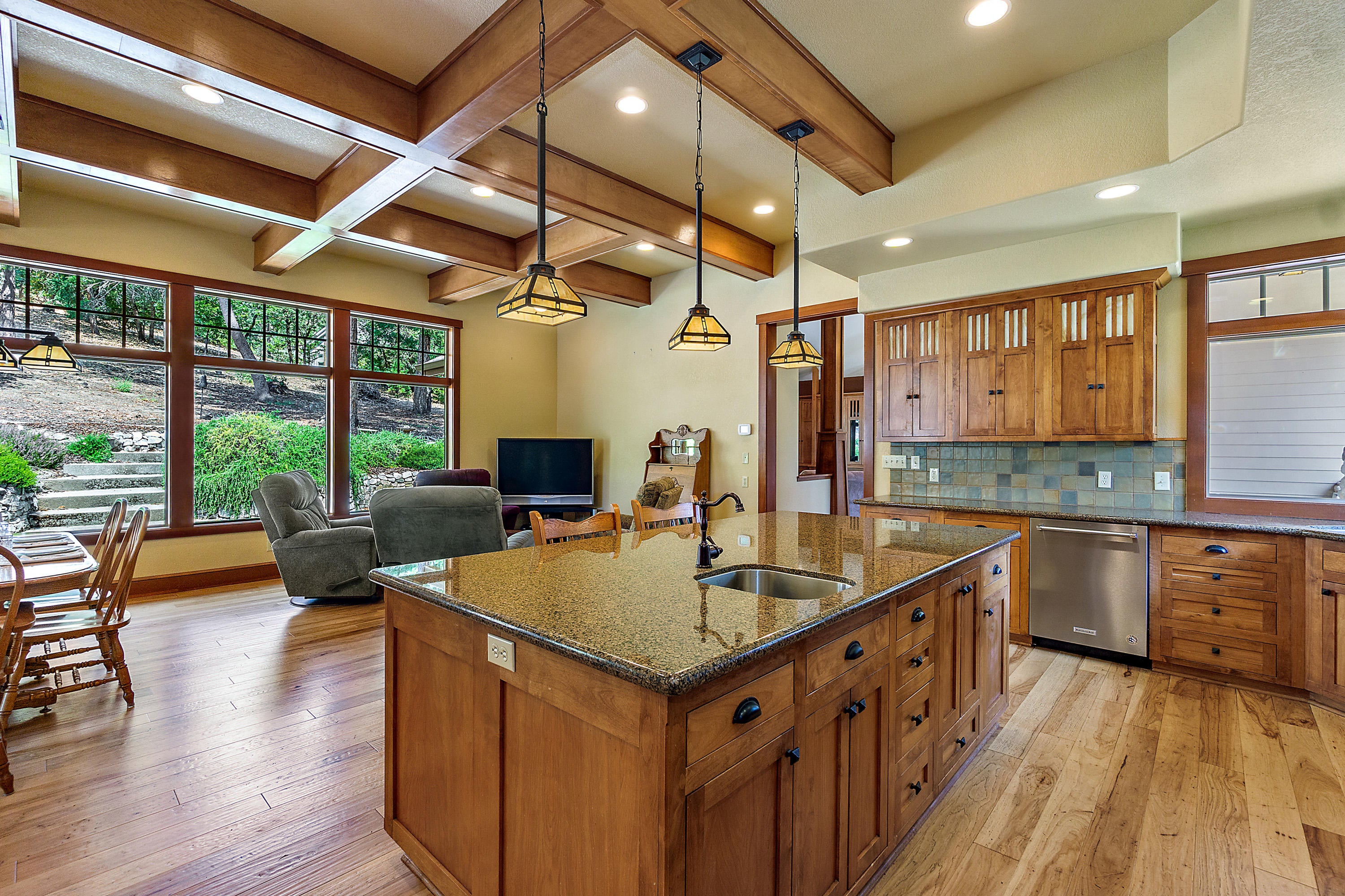 3207 Old Military Road Central Point, OR 97502 - Photo 12 of 52 12