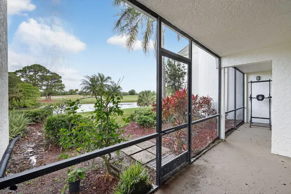 $154,900 | 3300 Twin Lakes Terrace, Unit 102, Fort Pierce, FL 34951