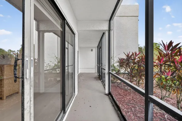 $154,900 | 3300 Twin Lakes Terrace, Unit 102, Fort Pierce, FL 34951