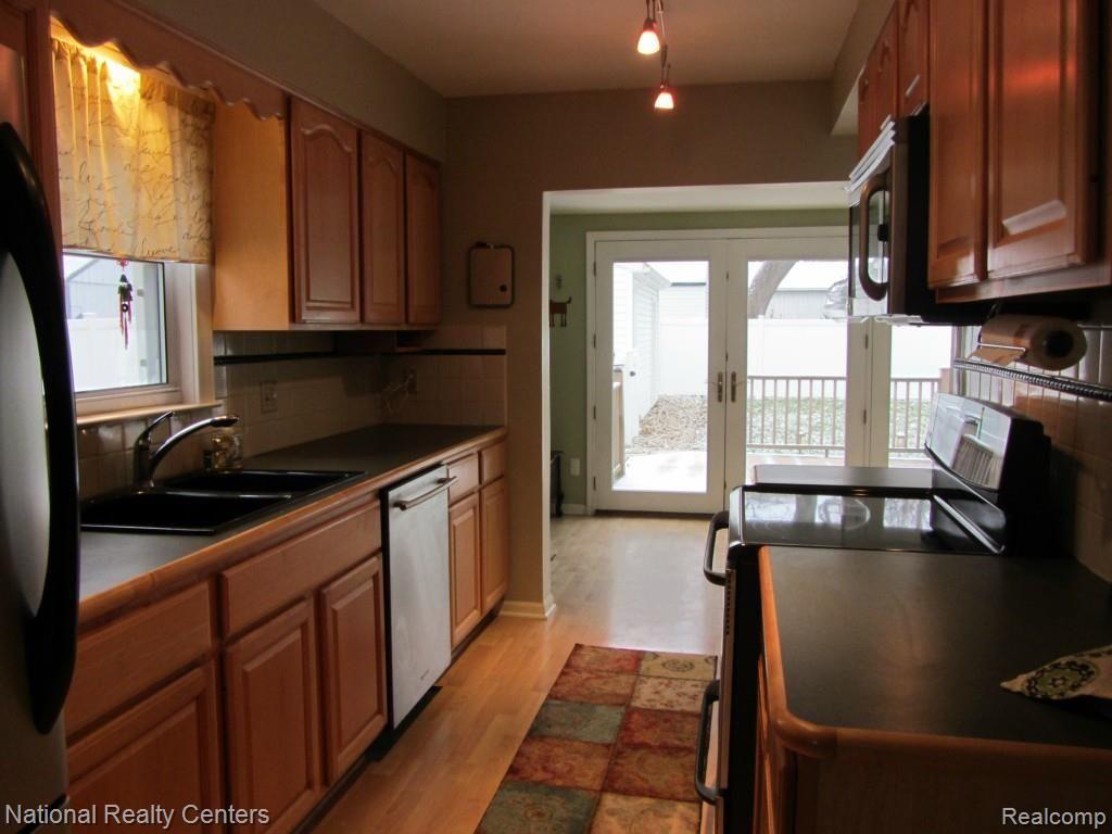 1550 Dorothea Road Berkley, MI 48072 - Photo 8 of 32 Dorothea 2 016.jpg