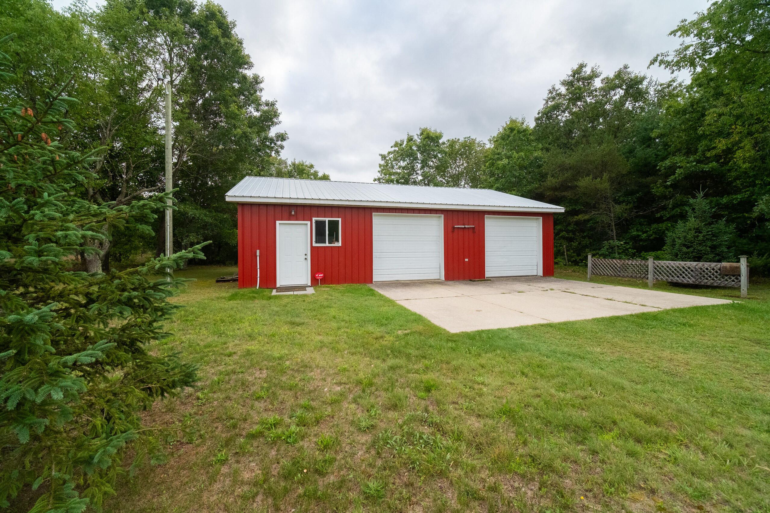1345 Bosschem Road Wellston, MI 49689 - Photo 3 of 78 Turn key and fully furnished
