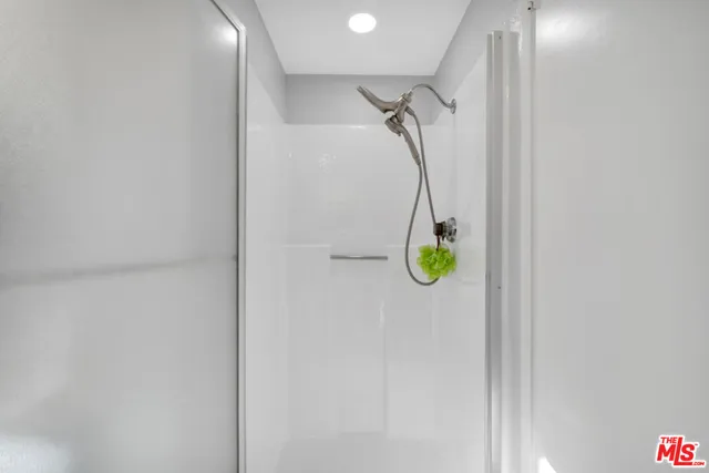 $2,600 | 18209 Sierra Highway, Unit 115, Canyon Country, CA 91351