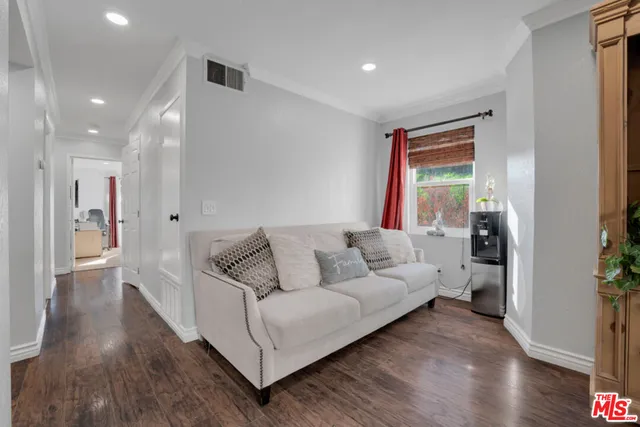 $2,600 | 18209 Sierra Highway, Unit 115, Canyon Country, CA 91351