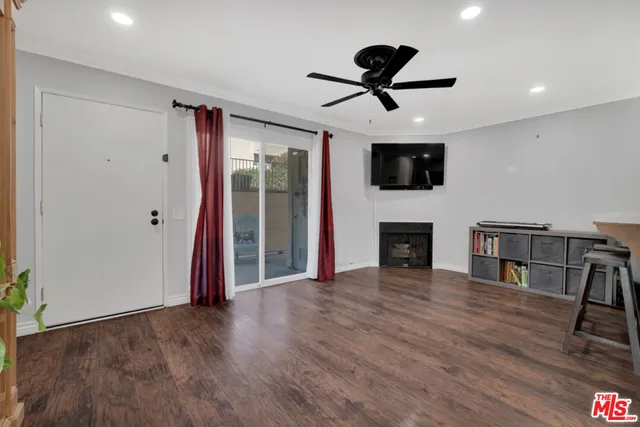 $2,600 | 18209 Sierra Highway, Unit 115, Canyon Country, CA 91351