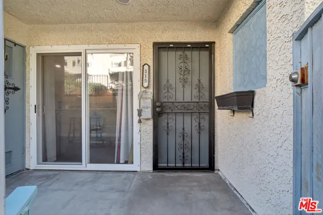 $2,600 | 18209 Sierra Highway, Unit 115, Canyon Country, CA 91351