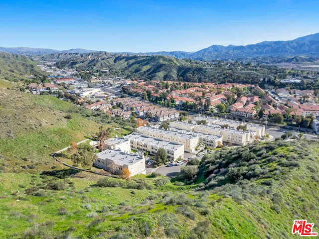 $2,600 | 18209 Sierra Highway, Unit 115, Canyon Country, CA 91351