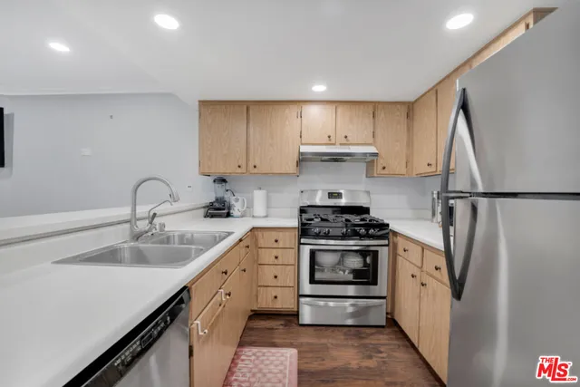 $2,600 | 18209 Sierra Highway, Unit 115, Canyon Country, CA 91351