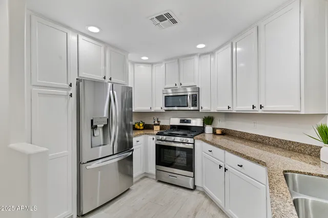 $495,000 | 5350 East Deer Valley Drive, Unit 1276, Phoenix, AZ 85054