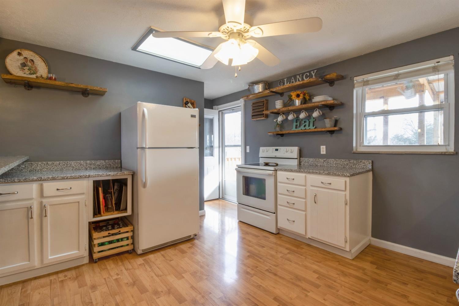 6674 Daleview Road Cincinnati, OH 45247 - Photo 5 of 28