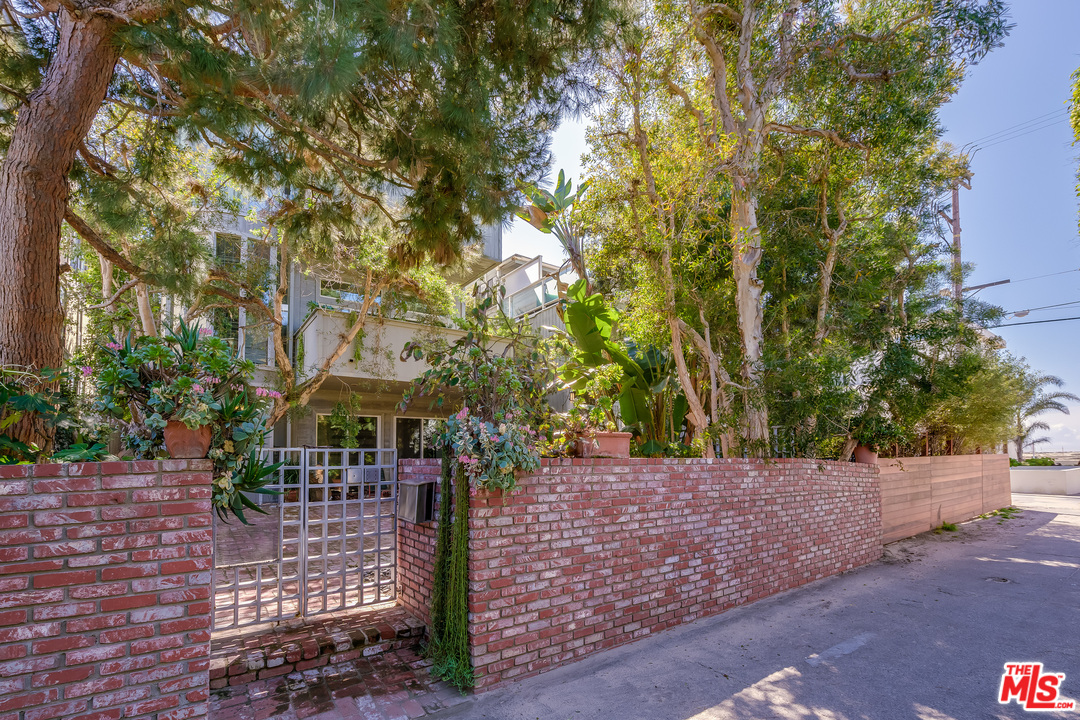 16 Westwind Street Marina del Rey, CA 90292 - Photo 38 of 40